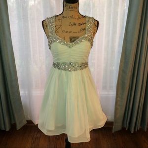 Dress light mint green short